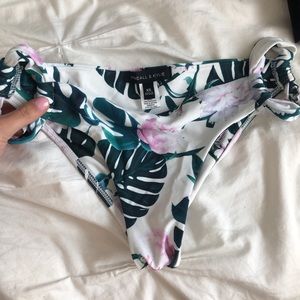 KENDALL AND KYLIE tropical bikini bottom